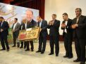 گزارش تصویری از اهداء جوایز  در همایش تجلیل از پرفسور علی اکبر جلالی چهره ماندگار شهرستان شاهرود 